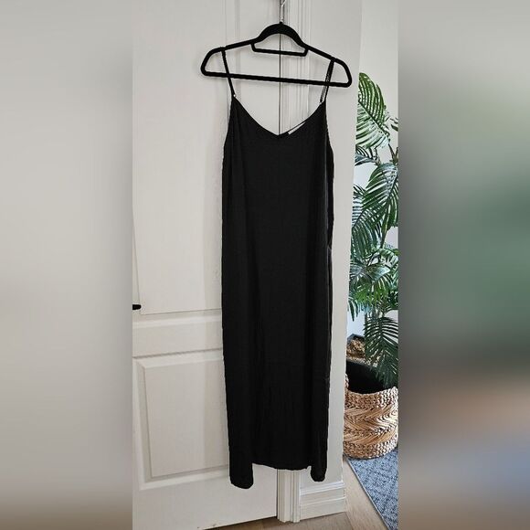 Elegant Black Dress - Picture 7 of 7